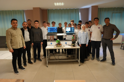 Ok Atan ve Hedef Takip Eden Robot Yaptılar: "Tek Rakibimiz Mete Gazoz"
