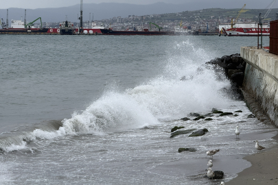 Tekirdağ'da Poyraz Deniz Ulaşımını Olumsuz Etkiliyor
