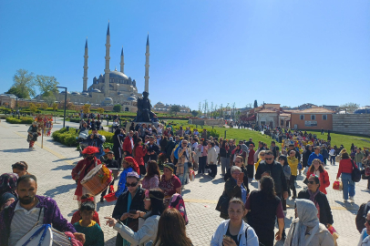 Selimiye’nin Gölgesine Bahar Geldi