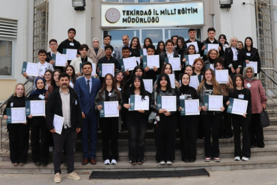 Tekirdağ'da Öğrenciler Türkiye Yüzyılı Maarif Modeli Çalıştayı'nda Buluştu
