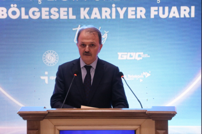 Çalışma ve Sosyal Güvenlik Bakan Yardımcısı Ertem Tekirdağ'da Kariyer Fuarında Konuştu