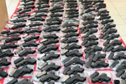 Yunanistan'ın Meriç Sınırında Silah Operasyonu: 147 Tabanca Ele Geçirildi, 13 Türk Vatandaşı Gözaltına Alındı