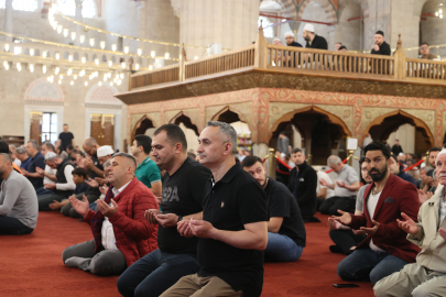 Selimiye Camisi'nde Vakıflar Haftası'nda Mevlit Okutuldu