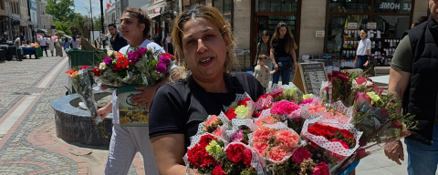 Edirne'de Anneler Günü'nde Çiçek Satan Kadınlar