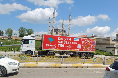Deprem Simülasyon TIR’ı Selimiye Meydanı’nda