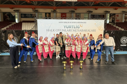 Kırklareli Halk Oyunları Ekibi Üç Kupa Kazandı
