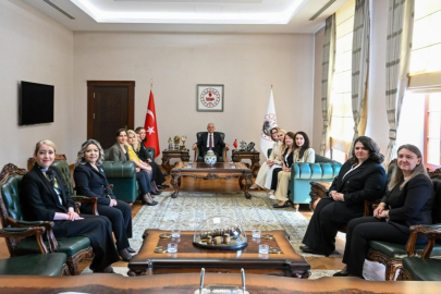 Vali Uğur Turan, Dünya Hemşireler Günü Dolayısıyla Hemşireler Heyetini Kabul Etti