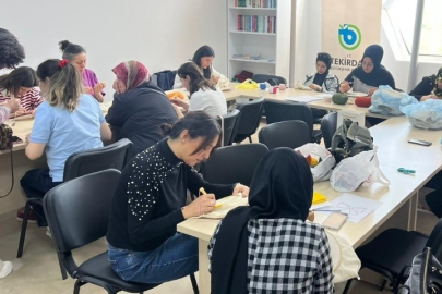 Kadınlar Bu Merkezde Hem Öğreniyor Hem Üretiyor