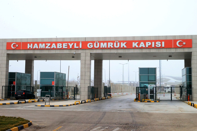 Otomobilin Gösterge Panelinden Gizli Kasa Çıktı: 3,2 Kilogram Altın Ele Geçti