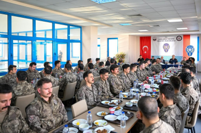 Vali Turan Özel Harekât Polisleriyle Bir Araya Geldi