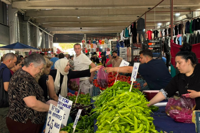 Edirne’de Halk Pazarında Akşam Yoğunluğu