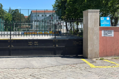 Edirne’deki Okul Duvarında “Bağımsız Gençlik” Mesajı