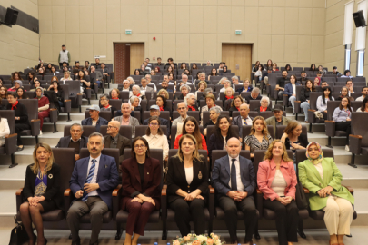 KLÜ'de "60+ Tazelenme Üniversitesi"nin Akademik Yılı Kapanışı Yapıldı