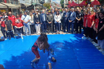 ‎Saraçlar Caddesi’nde 19 Mayıs Coşkusu