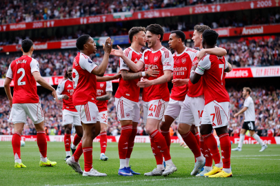 Premier Lig’de 22 Yıl Aradan Sonra Şampiyon Arsenal