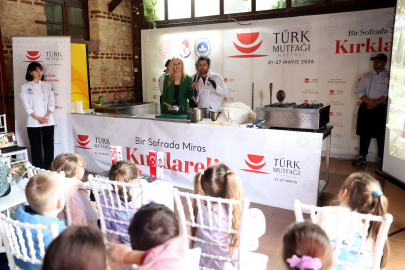 Kırklareli'nde Türk Mutfağı Haftası'nda Öğrenciler Peynir Yapımını Öğrendi