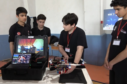 Samsun'da Meslek Lisesi Öğrencilerinin Geliştirdiği Robot Kol Türkiye Birincisi Oldu