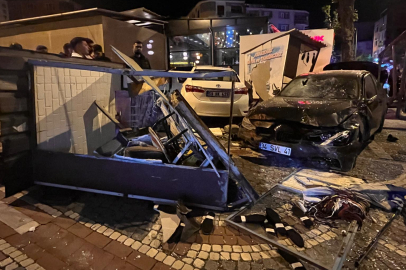 Tekirdağ'da Otobüs Durağına Çarpan Otomobildeki 3 Kişi Yaralandı