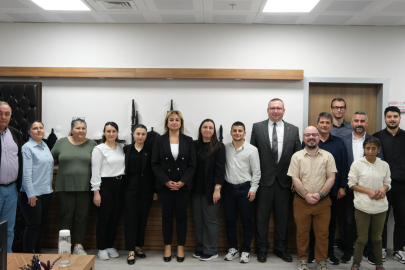 Sarı, Personelle Bayramlaştı