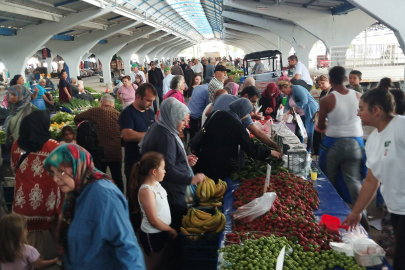 Pazarda Bayram Yoğunluğu