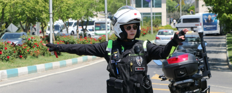 Tekirdağ'da Motorize Trafik Ekibinin Tek Kadın Polisi Denetimlerde Aktif Rol Üstleniyor