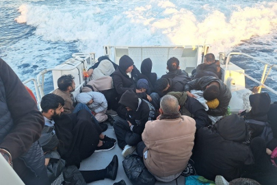 Çanakkale'de Mobil Radarın Tespit Ettiği 31 Kaçak Göçmen Yakalandı
