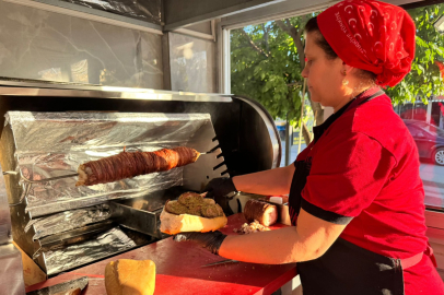 Edirne Sanayi’nin Kadın Kokoreç Ustası