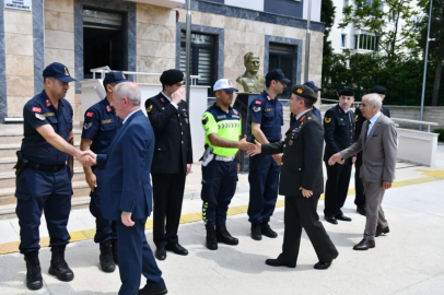 Keşan'da Emniyet ve Jandarmada Bayramlaşma Töreni Düzenlendi