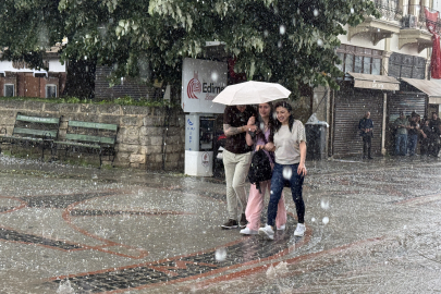 Edirne'de Sağanak ve Dolu Etkili Oldu