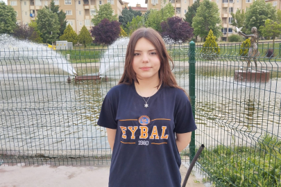 Katıldığı Tüm Yarışmalarda Dereceye Girdi