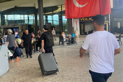 ‎Edirne Otogarında Dönüş Yoğunluğu