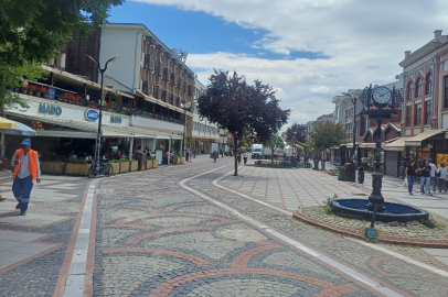 ‎Tatil Bitti, Edirne Sakinliğe Büründü