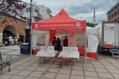 Kızılay’dan Kan Bağışçılarına Termos Hediye