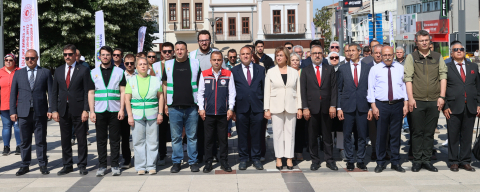 Edirne'de Çevre Haftası Etkinlikleri Çelenk Sunma Töreniyle Başladı