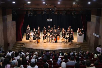 Kapaklı’da Yıl Sonu Akustik Gitar Etkinliği Düzenlendi