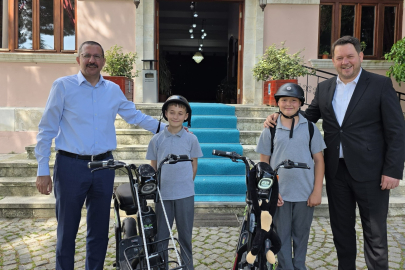 Pınarhisar’da Gençlere Kask Dağıtıldı