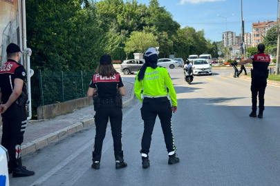 Edirne'nin Kalbinde Dev Denetim: Yunus Timleri ve Trafik Polisleri Sahada