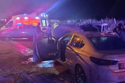 Tekirdağ'da Otomobil İle Kamyonet Çarpıştı: 4 Yaralı