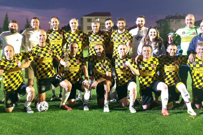Tekirdağ Dostspor Veteran Takımı Üst Üste Üçüncü Kez Şampiyon Oldu