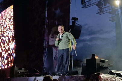 60. Uluslararası Tekirdağ Kiraz Festivali’nde Poizi ve Özbey Rüzgarı Esti