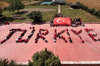 Öğrencilerden A Milli Futbol Takımı'na Koreografili Destek
