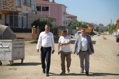 Başkan Sarıkurt Mehteran Caddesi’nde Yol Çalışmaları İnceledi