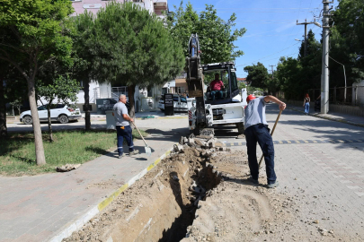 Gelibolu’da Belediye Ekipleri Sahadaki Çalışmalarını Sürdürüyor