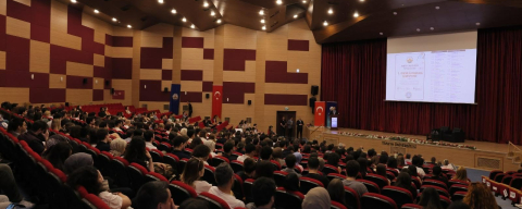 Tıp Öğrencileri "Hekimliğe Merhaba Sempozyumu"nda Buluştu