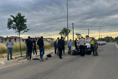 Tekirdağ'da Otomobille Motosiklet Çarpıştı