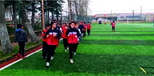 Başkan Balkan’dan Fatih Spor Okulu’nun Antrenmanına Ziyaret