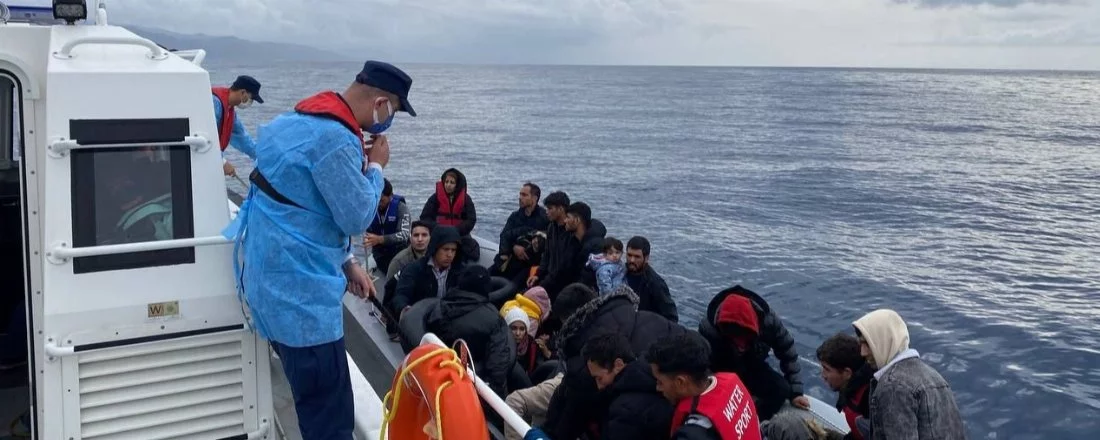 Ayvacık açıklarında 29 düzensiz göçmen kurtarıldı