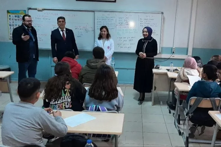 Çanakcıoğlu, okul ziyaretlerinde bulundu