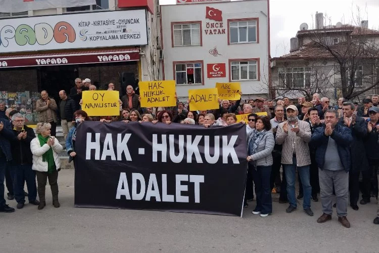 CHP önünde “hak, hukuk, adalet” sloganları