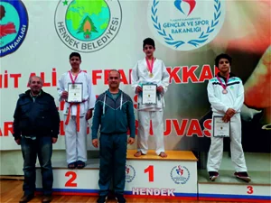 Karateci Ersin Ferhat Turan ilçemize Madalya ile Döndü
